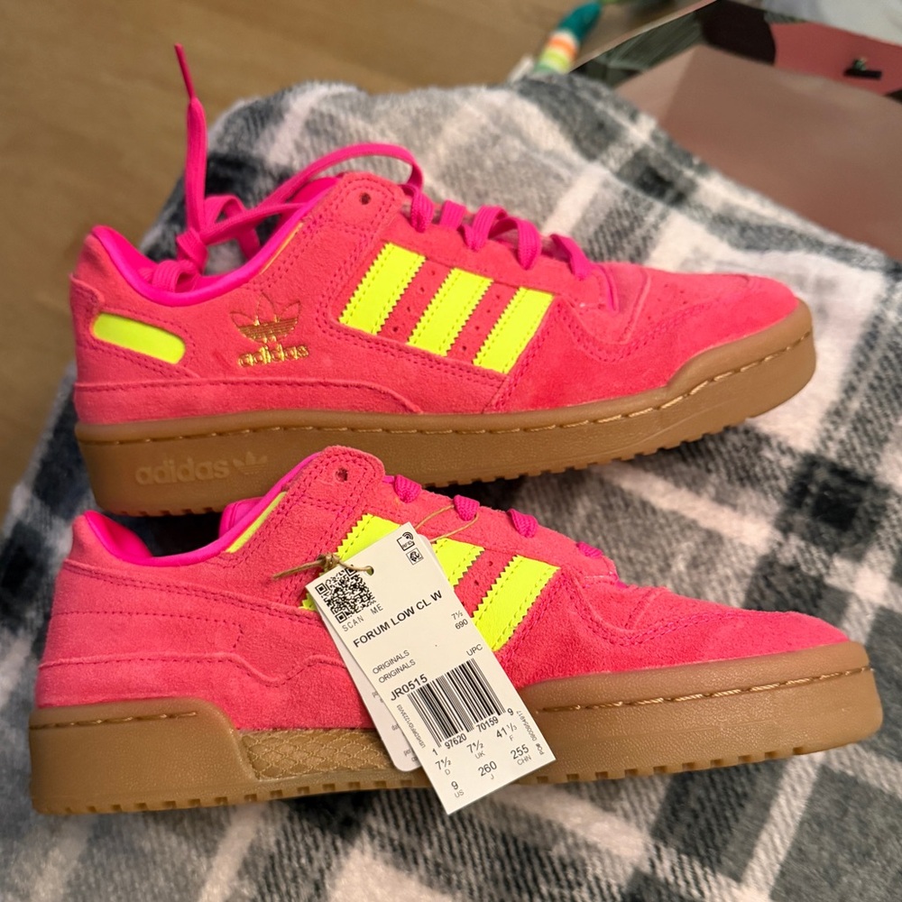 Adidas forum CL w
Brand new - Picture 3 of 8